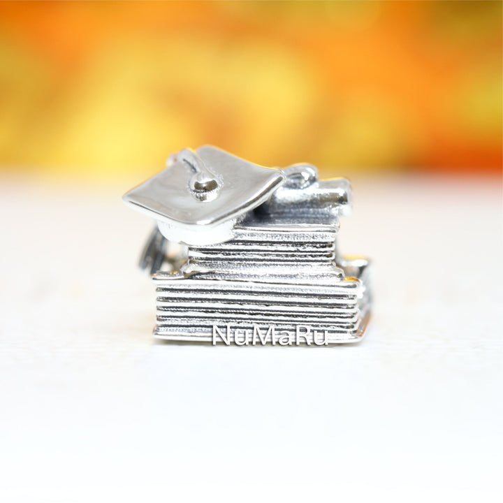 2023 Graduation Charm - NUMARU