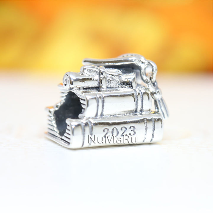 2023 Graduation Charm - NUMARU