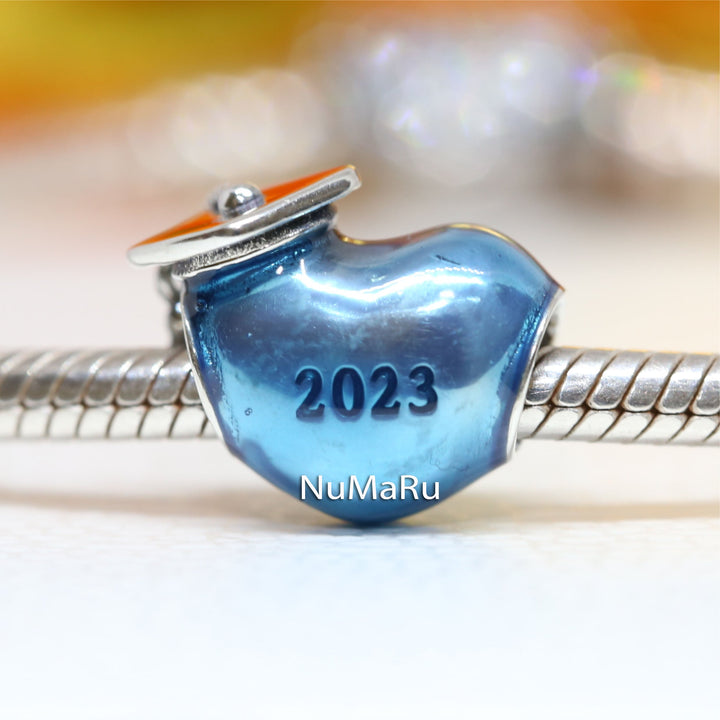 Blue 2023 Graduation Heart Charm 792590C01 - NUMARU