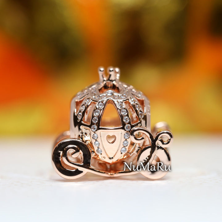 Cinderella Sparkling Carriage Charm 789189C01 - NUMARU